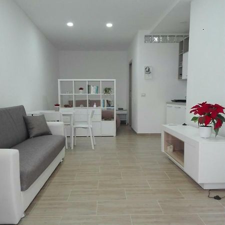Al Centro Di Cagliari Apartment Bagian luar foto