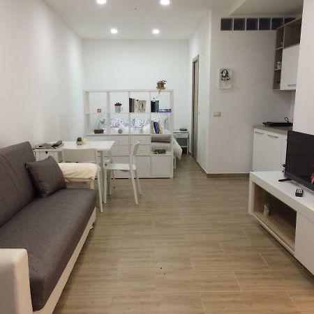 Al Centro Di Cagliari Apartment Bagian luar foto