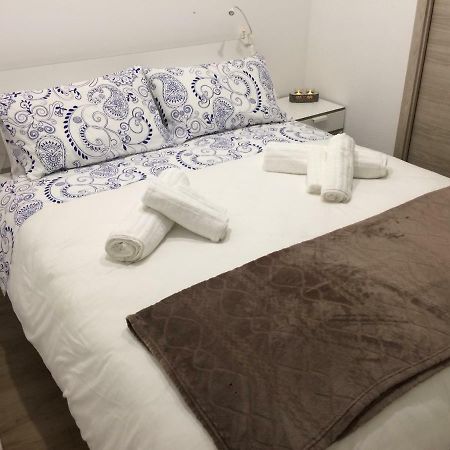 Al Centro Di Cagliari Apartment Bagian luar foto