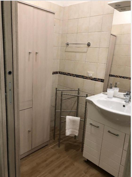 Al Centro Di Cagliari Apartment Bagian luar foto