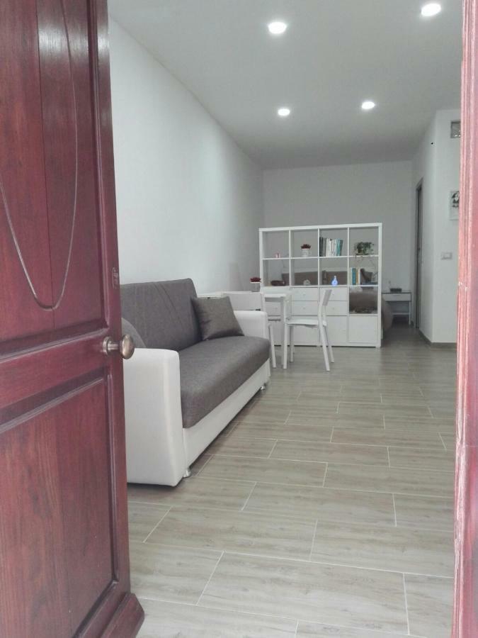 Al Centro Di Cagliari Apartment Bagian luar foto