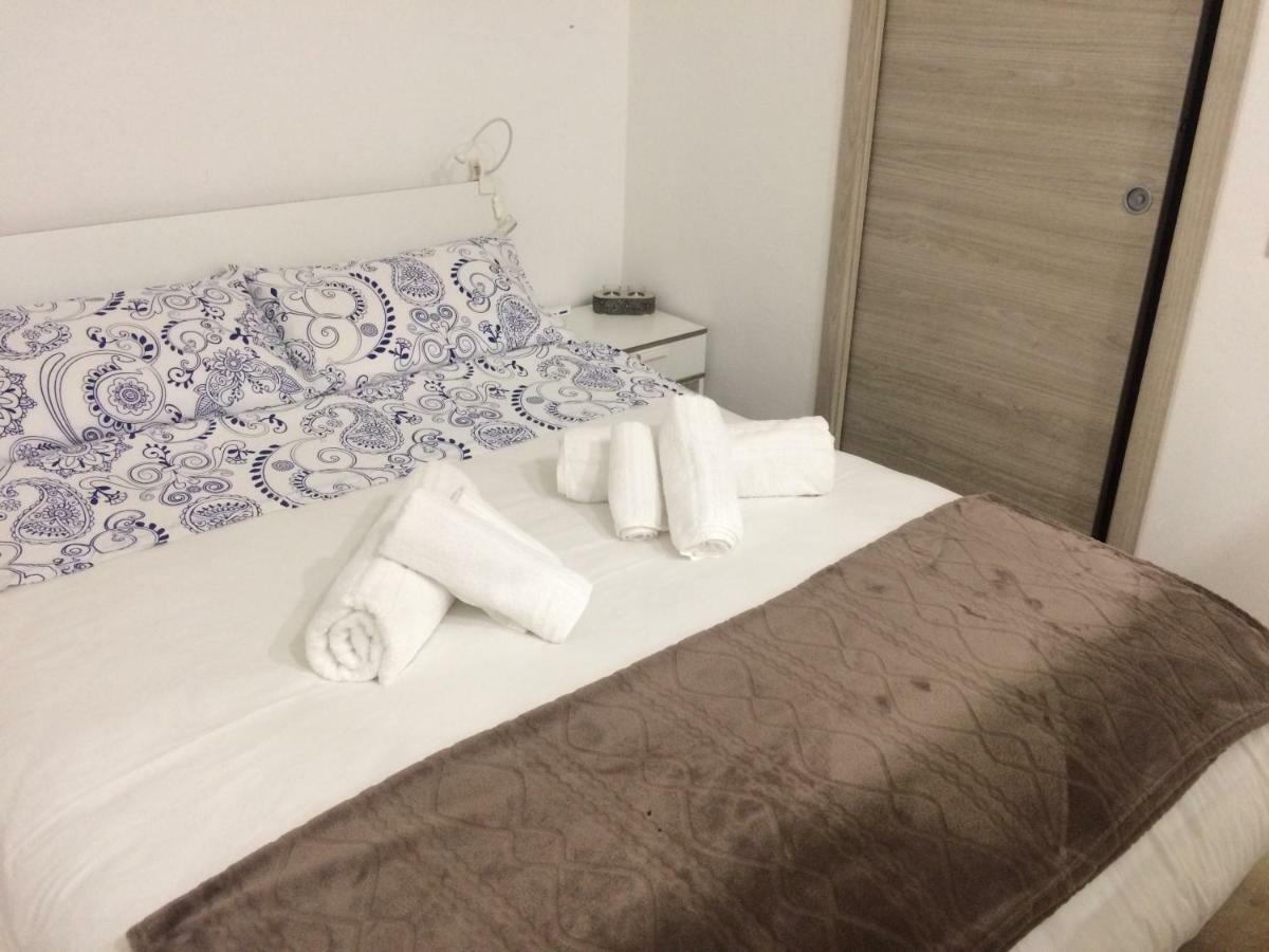 Al Centro Di Cagliari Apartment Bagian luar foto